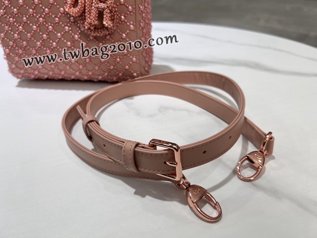 Dior专柜新款迪奥高仿原单Lady四格刺绣半颗珍珠绣金线手提肩背女包 djfk1260